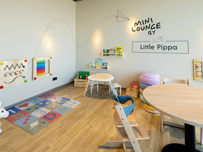 Mini-Lounge by Little Pippa: Der Spielbereich für Kinder auf der oberen Ebene.